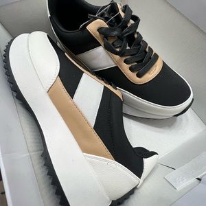 NWT Brand New Dolce Vita Sneakers